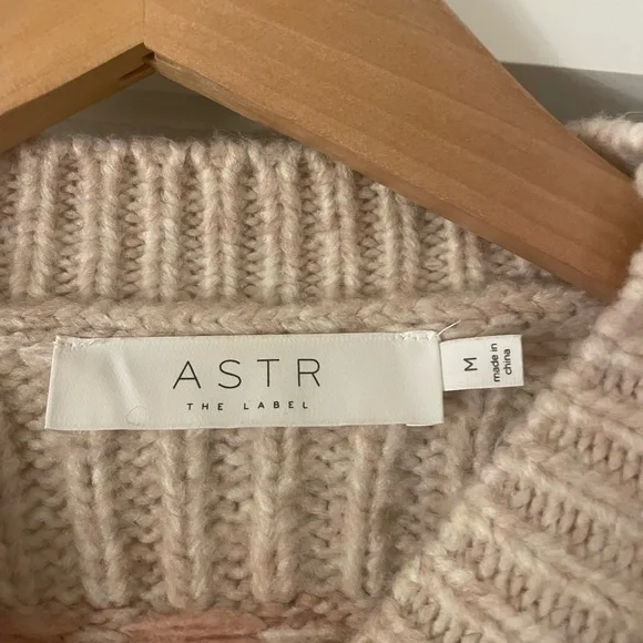 NWOT ASTR the Label Maria Mock Neck Fair Isle Sweater M - Picture 3 of 10